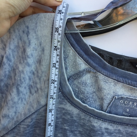 Guess S/M vintage Pullover sweater Blue distressed - Picture 7 of 7